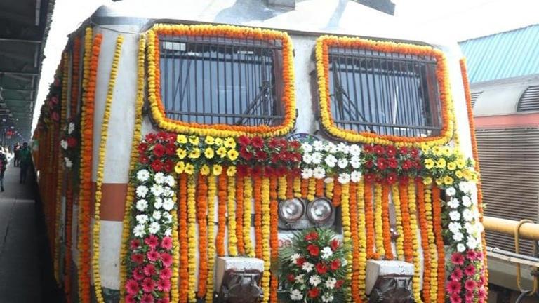 Lalkuan-Bandra Superfast train