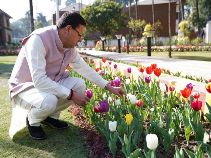 CM Dhami Inspects Tulip Garden