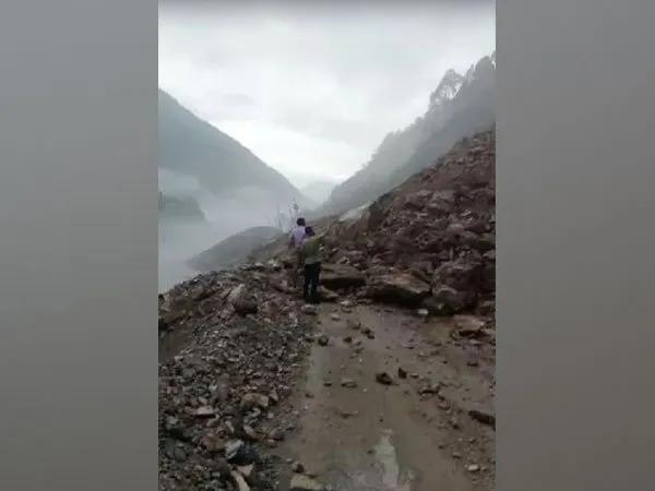Landslide Blocks Balwakot-Dharchula Road