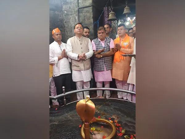 CM Dhami Offers Prayers In Bagnath Temple 