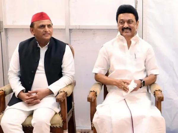 Akhilesh Yadav with MK Stalin