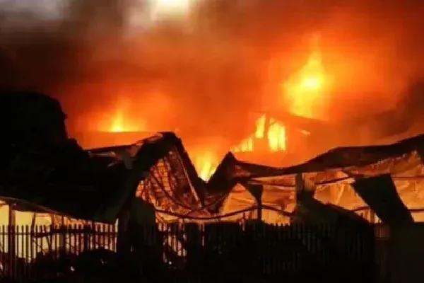 14 rescued, 3 firemen injured as massive blaze engulfs Mumbai mall