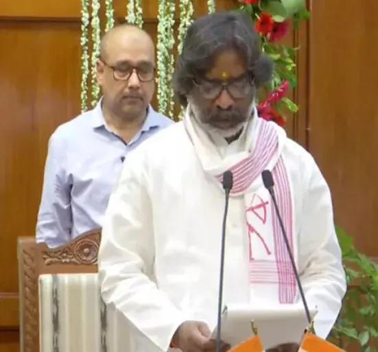 Hemant Soren takes oath