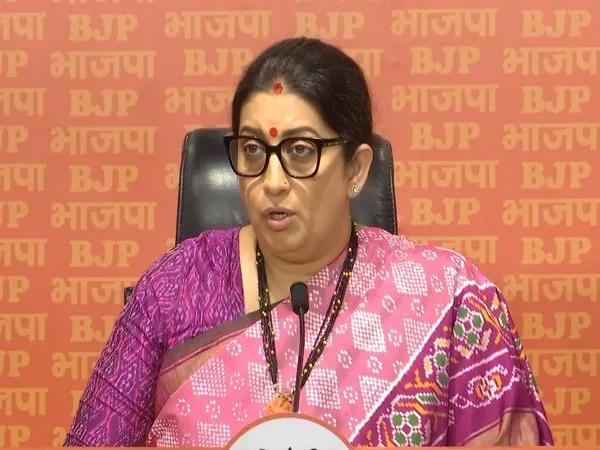 Cong blasts Smriti Irani for criticising its leadership, claims RSS's "sanskar"