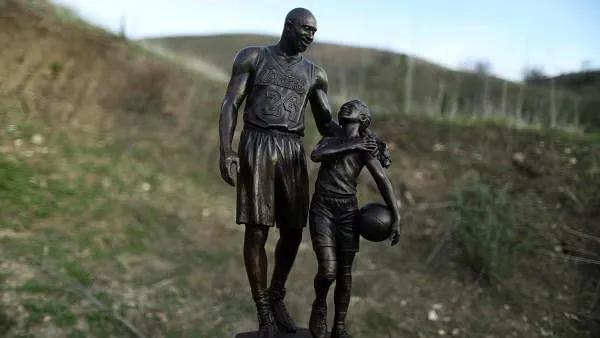 Kobe and Gigi Bryant statue