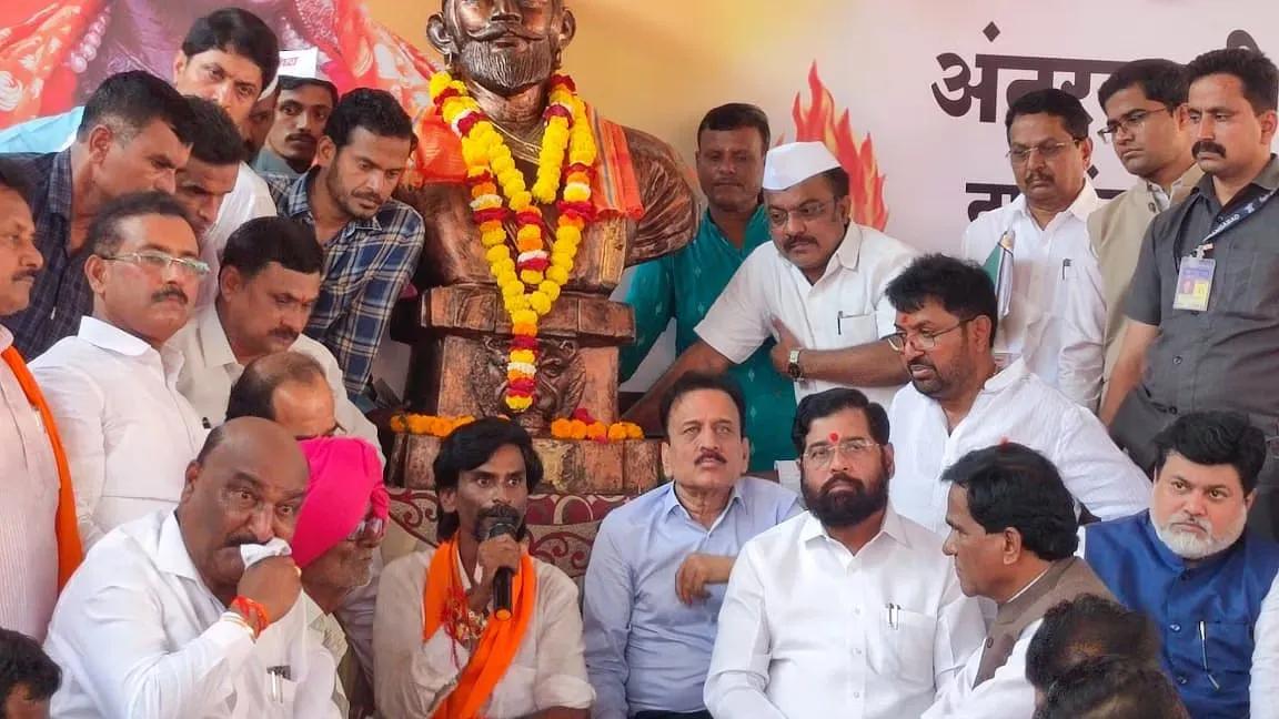 Maharashtra CM Eknath Shinde with quota activist Manoj Jarange