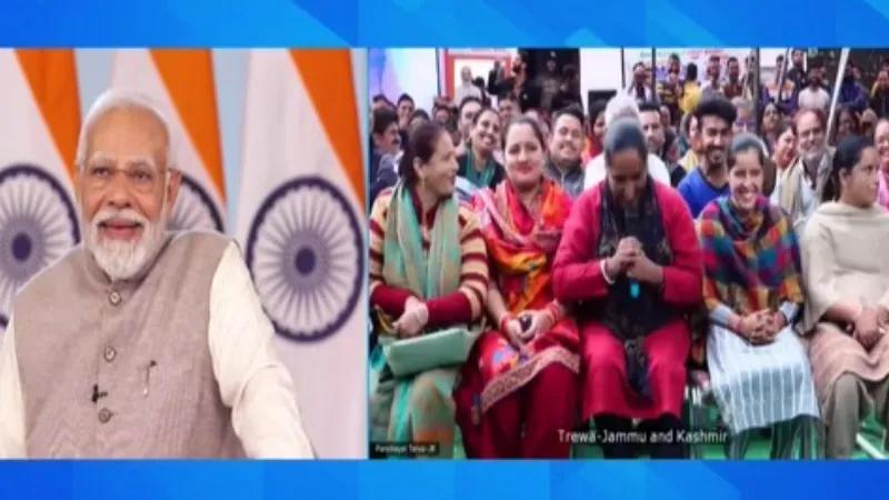 Prime Minister Narendra Modi interacts with beneficiaries of Viksit Bharat Sankalp Yatra.