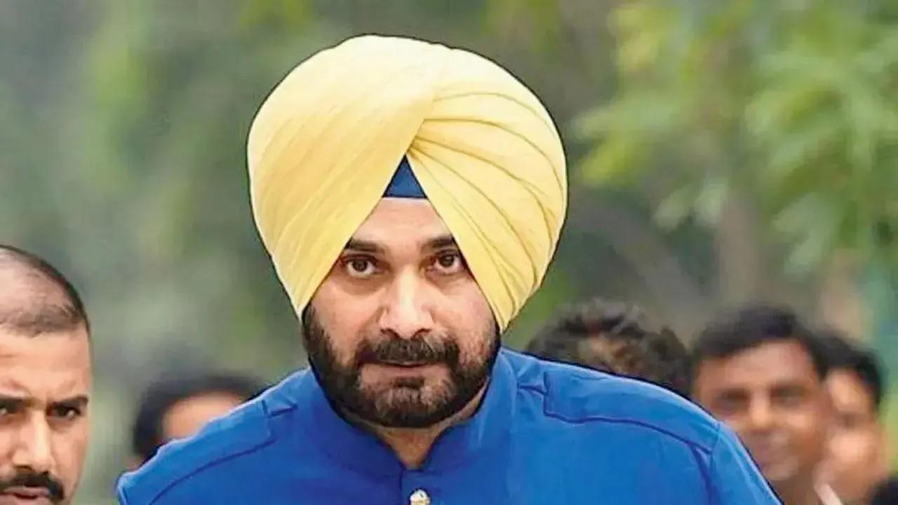 Navjot Sidhu freed from Patiala prison