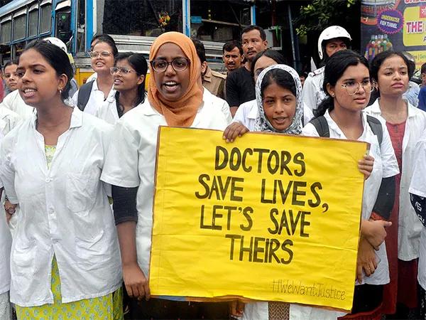 Nil Ratan Sircar Medical College & Hospital doctors protest