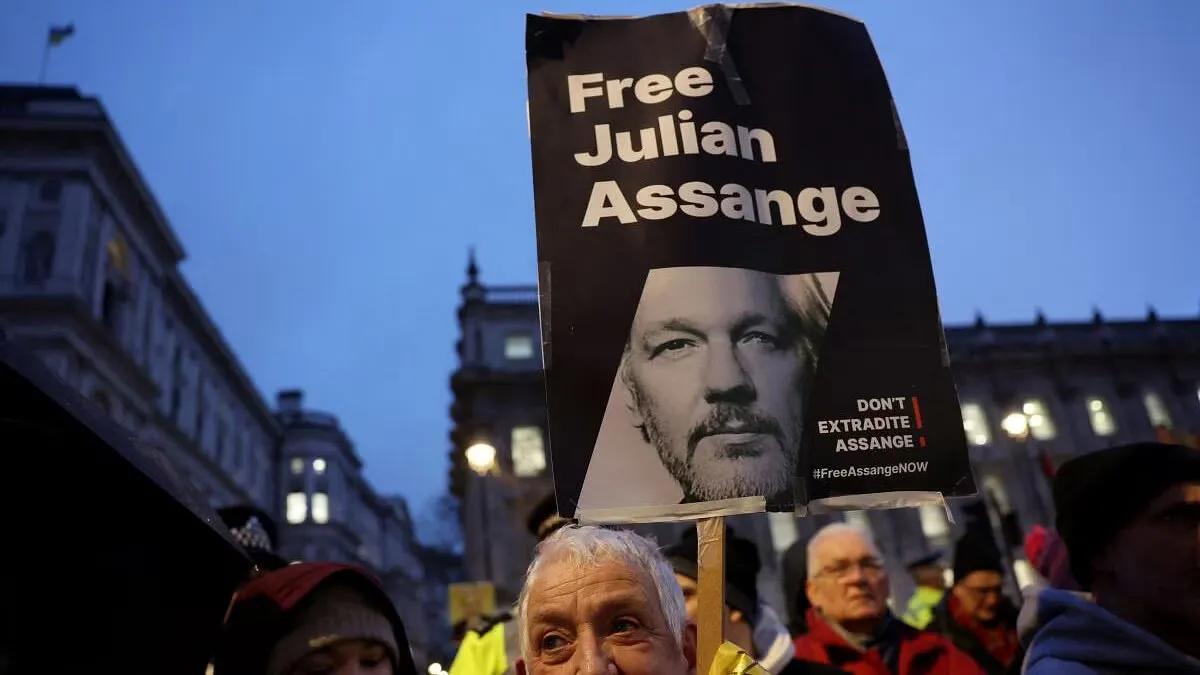 Supporters of WikiLeaks founder Julian Assange