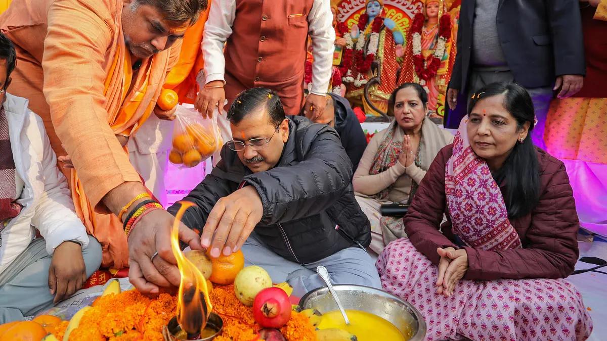 Arvind Kejriwal with wife Sunita