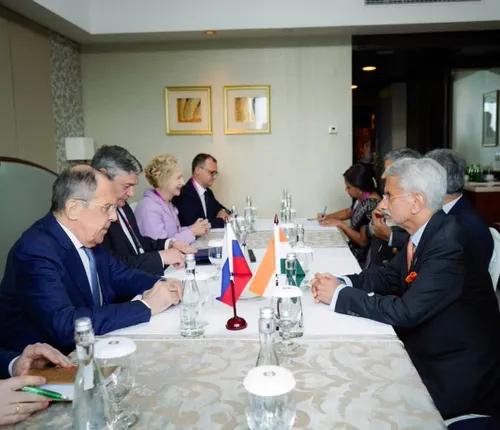 Jaishankar, Russian FM Lavrov discuss