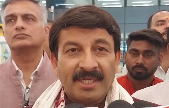 'Ram Navami gift for the country', says Manoj Tiwari on excise duty cut on fuel