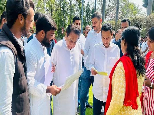 Kamal Nath with son Nakul Nath in Chhindwara