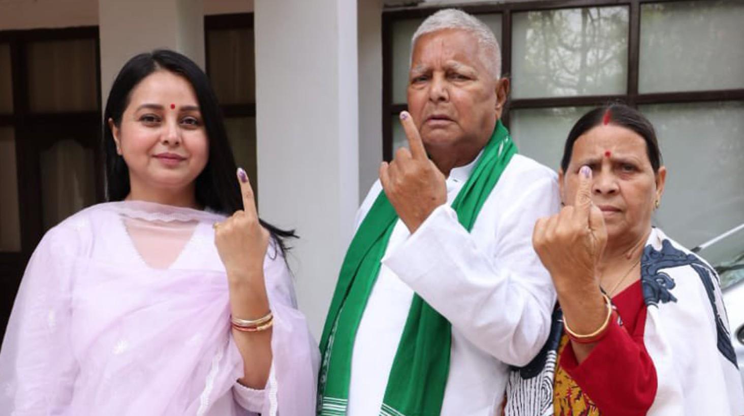 Rohini Acharya announces exit from politics after RJD’s defeat; targets Tejashwi’s aides
