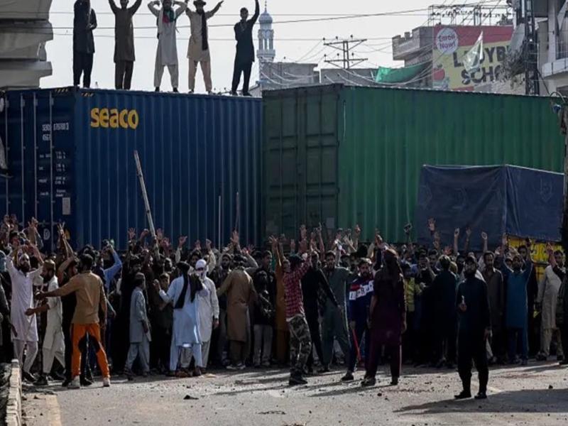 Pakistan: Pro-Palestine protests turn violent, Islamist group workers clash with police