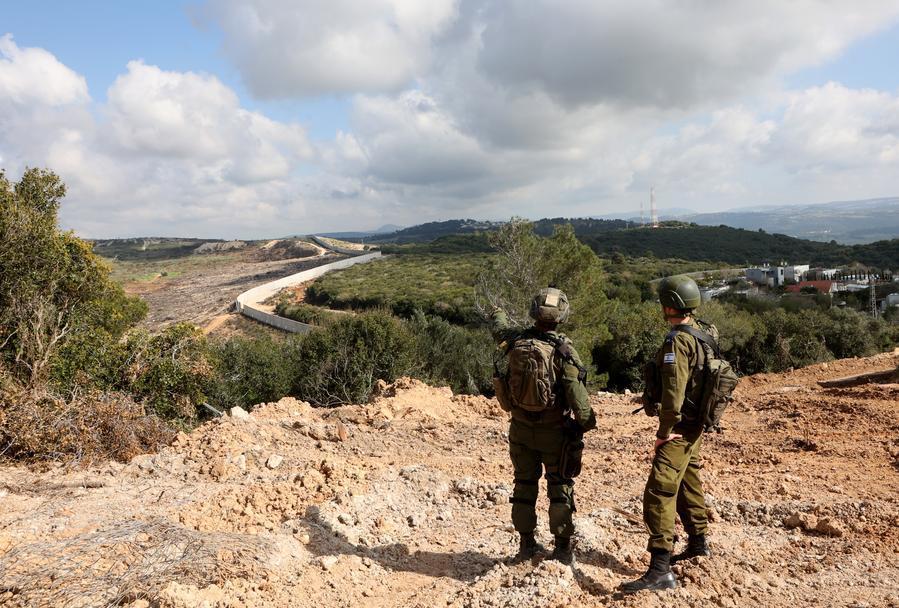 Israeli army targets Hezbollah sites in Lebanon