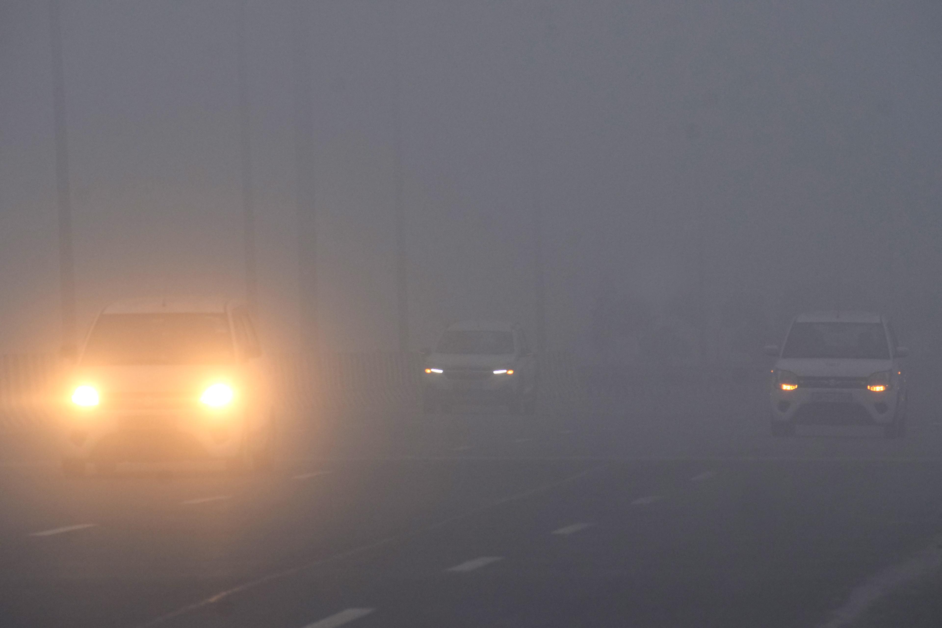 Dense fog disrupts flights across North India; airlines issue advisory