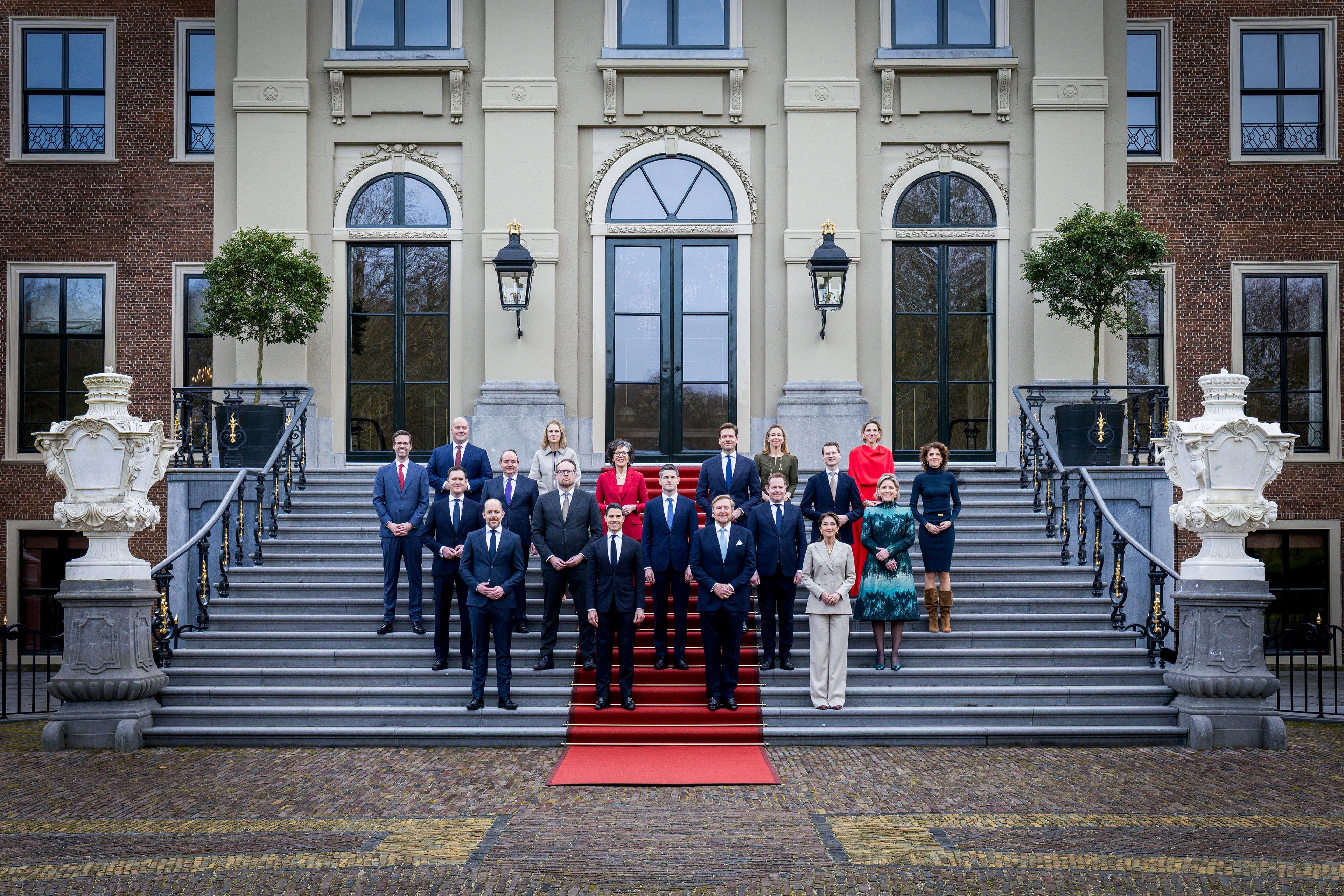 Dutch minority govt sworn in after lengthy coalition talks