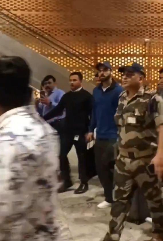 Virat Kohli reaches Bengaluru ahead of IPL 2026, netizens say, 'The king arrived in his kingdom'