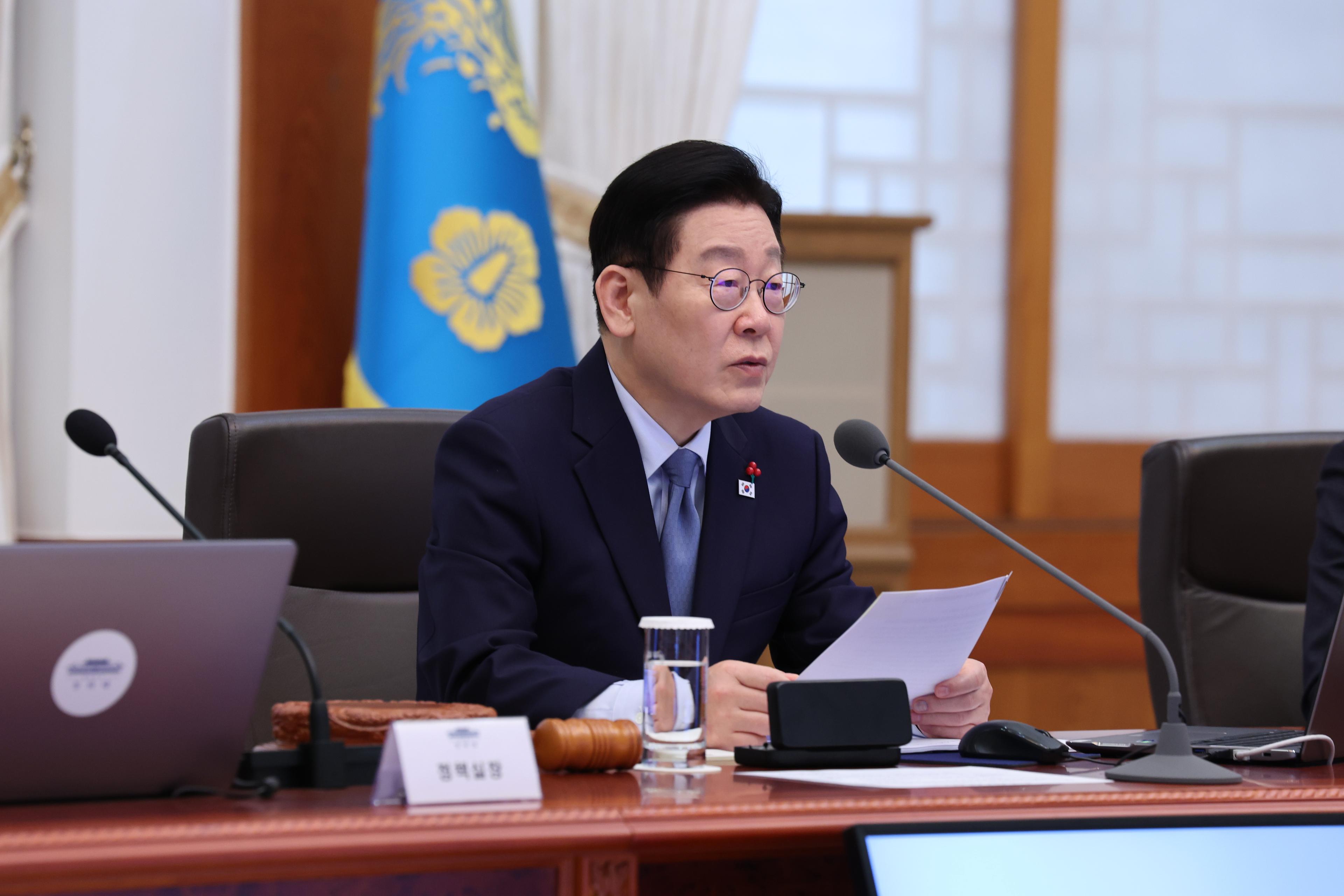 South Korean President Lee calls for bipartisan cooperation on diplomatic, security affairs