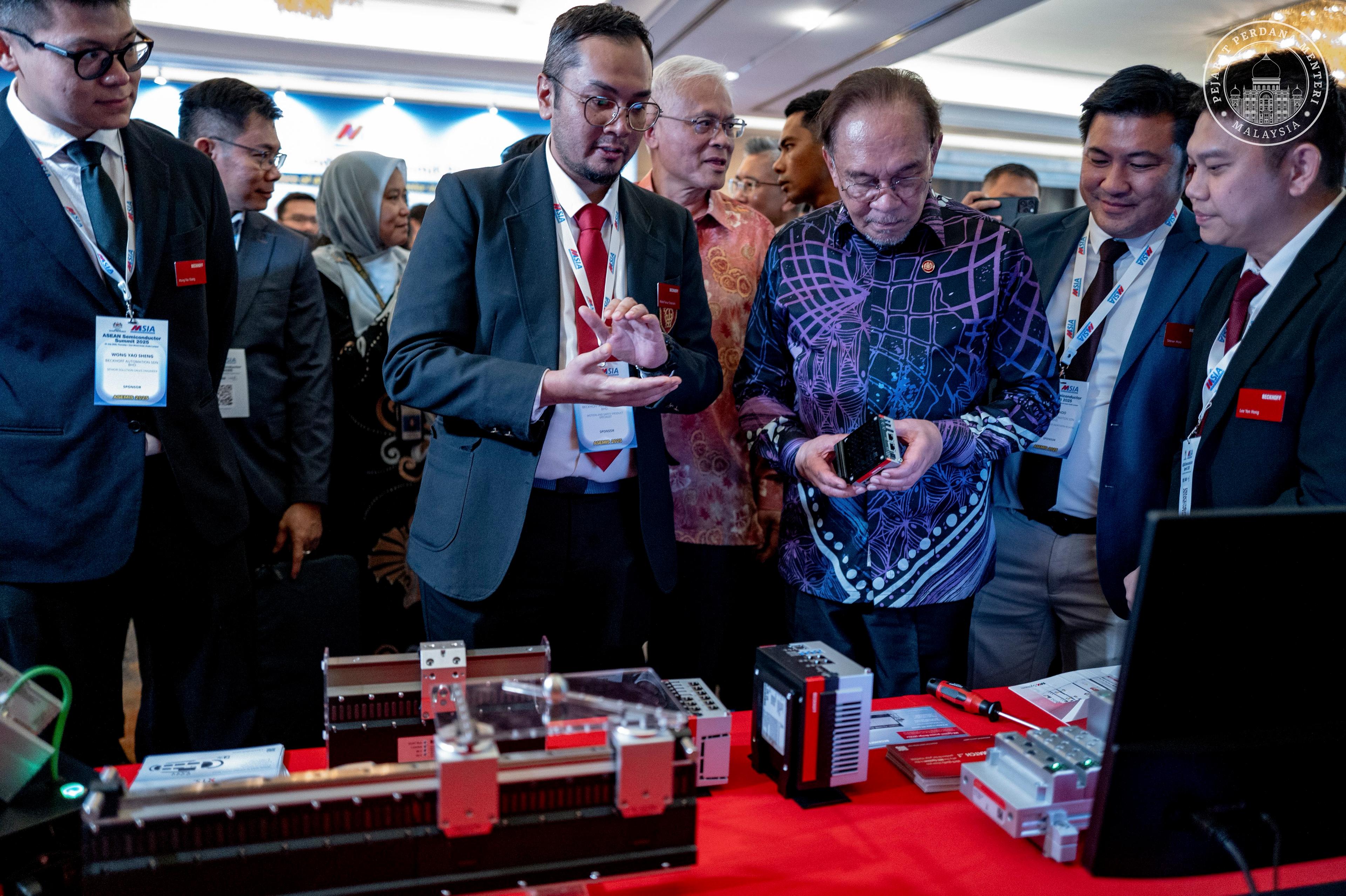 Malaysian PM vows to prioritise strengthening resilience in semiconductor sector