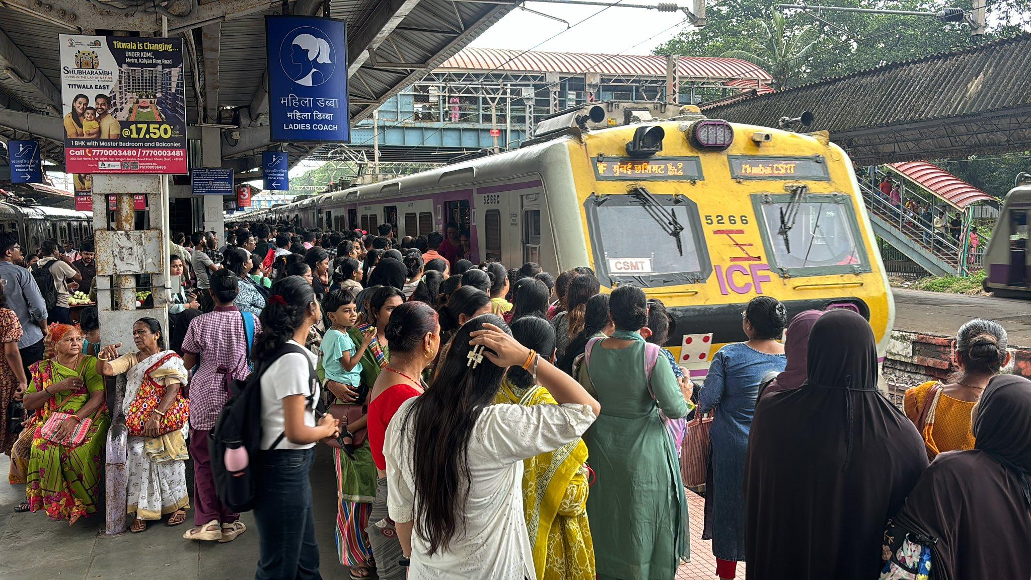 Maha cabinet clears purchase of 238 AC local trains in Mumbai