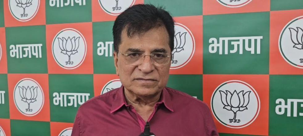 Kirit Somaiya writes to Maha CM seeking strict action over video of Namaz at Malegaon municipal corporation office