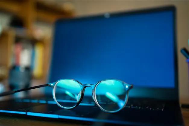 Blue-Light Glasses