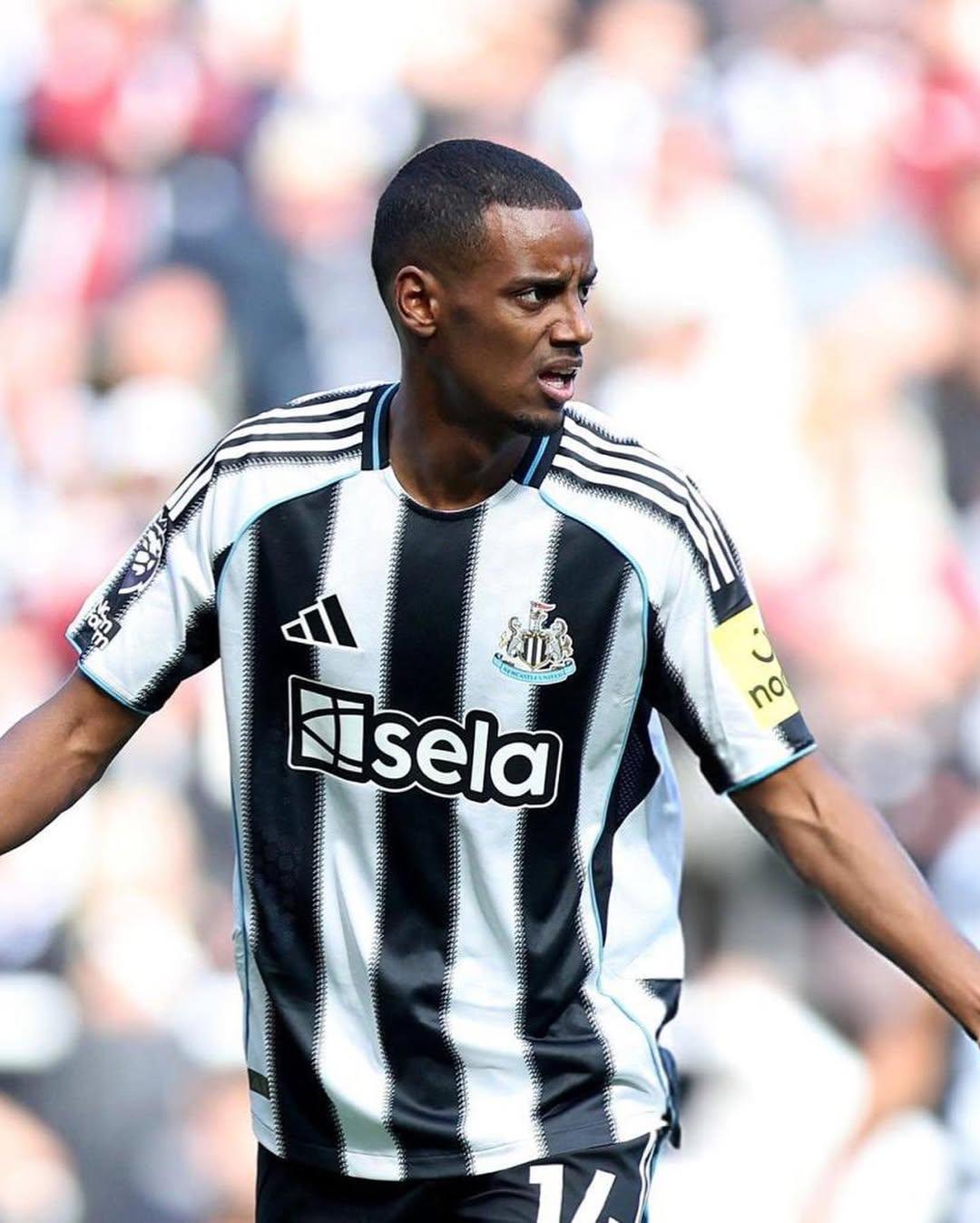 'We’d be upset if Isak leaves', says Newcastle defender Dan Burn