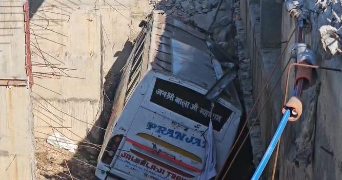 One devotee killed in bus accident on Jammu-Pathankot highway