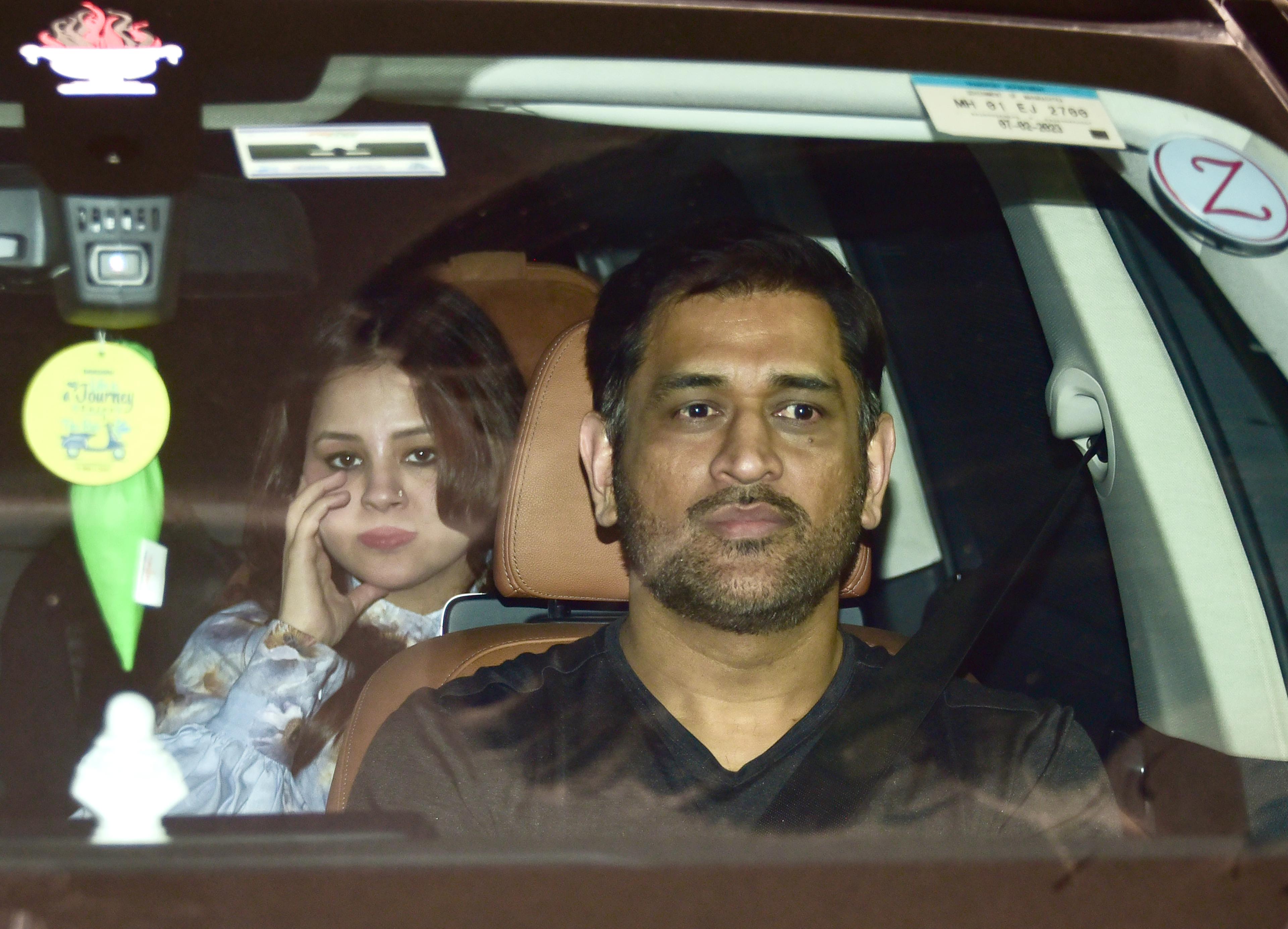 Dhoni, Dravid, Yuvraj among cricket stars arrive for Arjun–Saaniya wedding