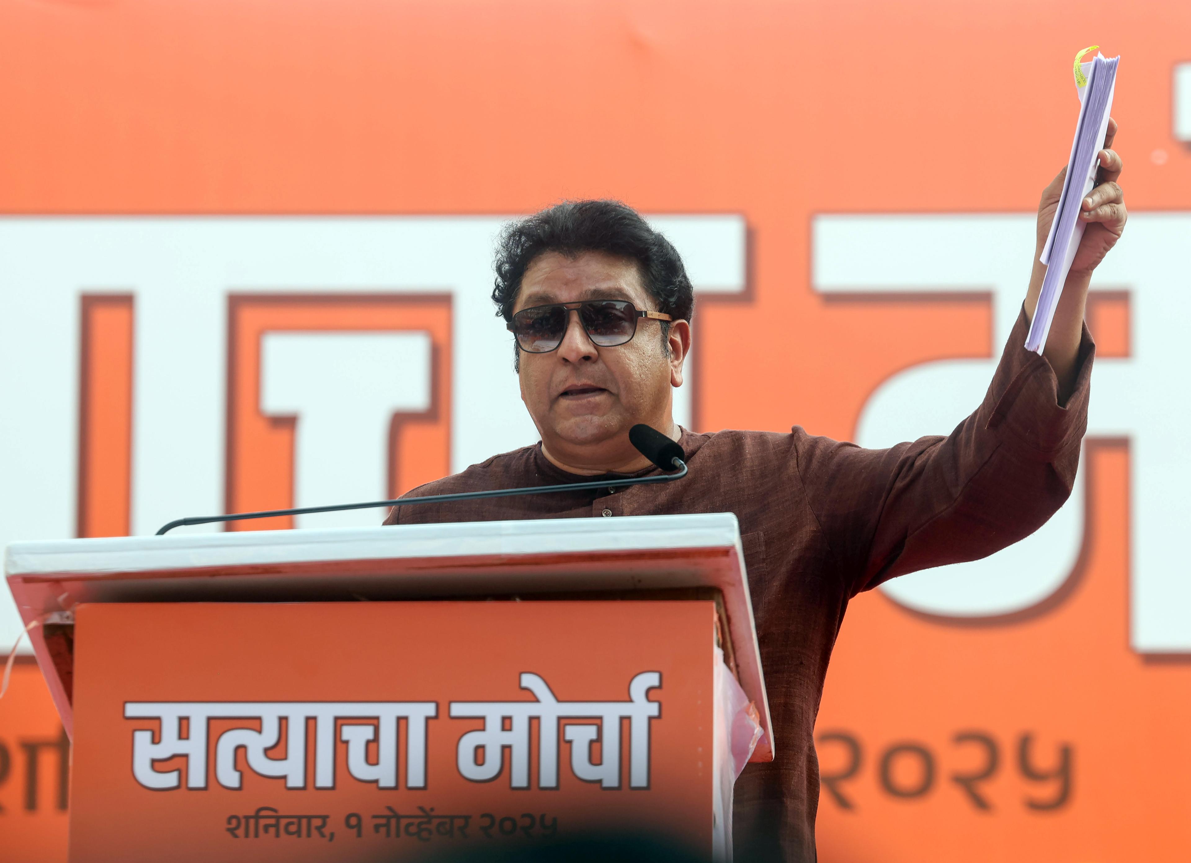 Plot to shift Mumbai assets to Gujarat: Raj Thackeray in Saamana