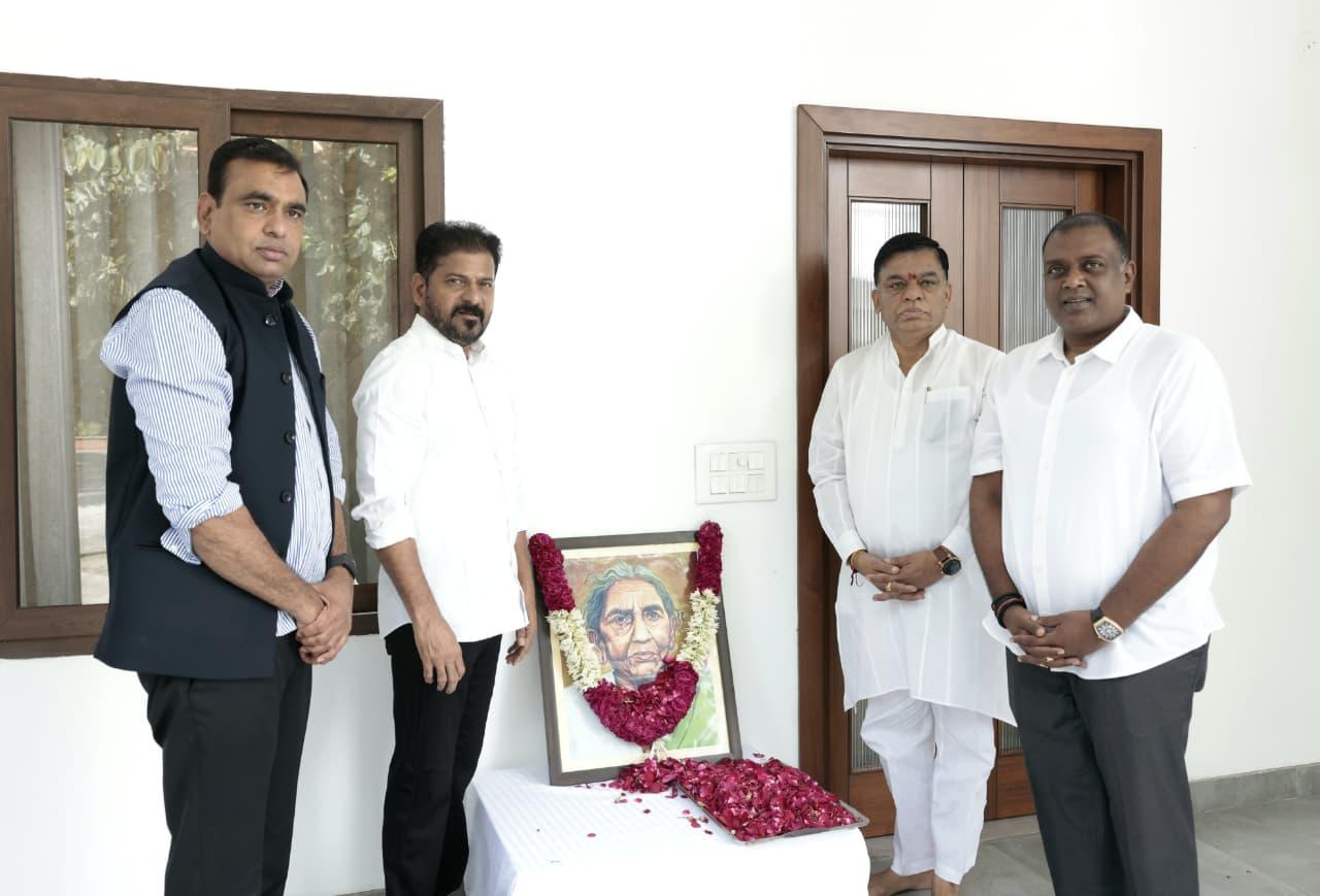 Tributes paid to Telangana's revolutionary fighter Chakali Ailamma