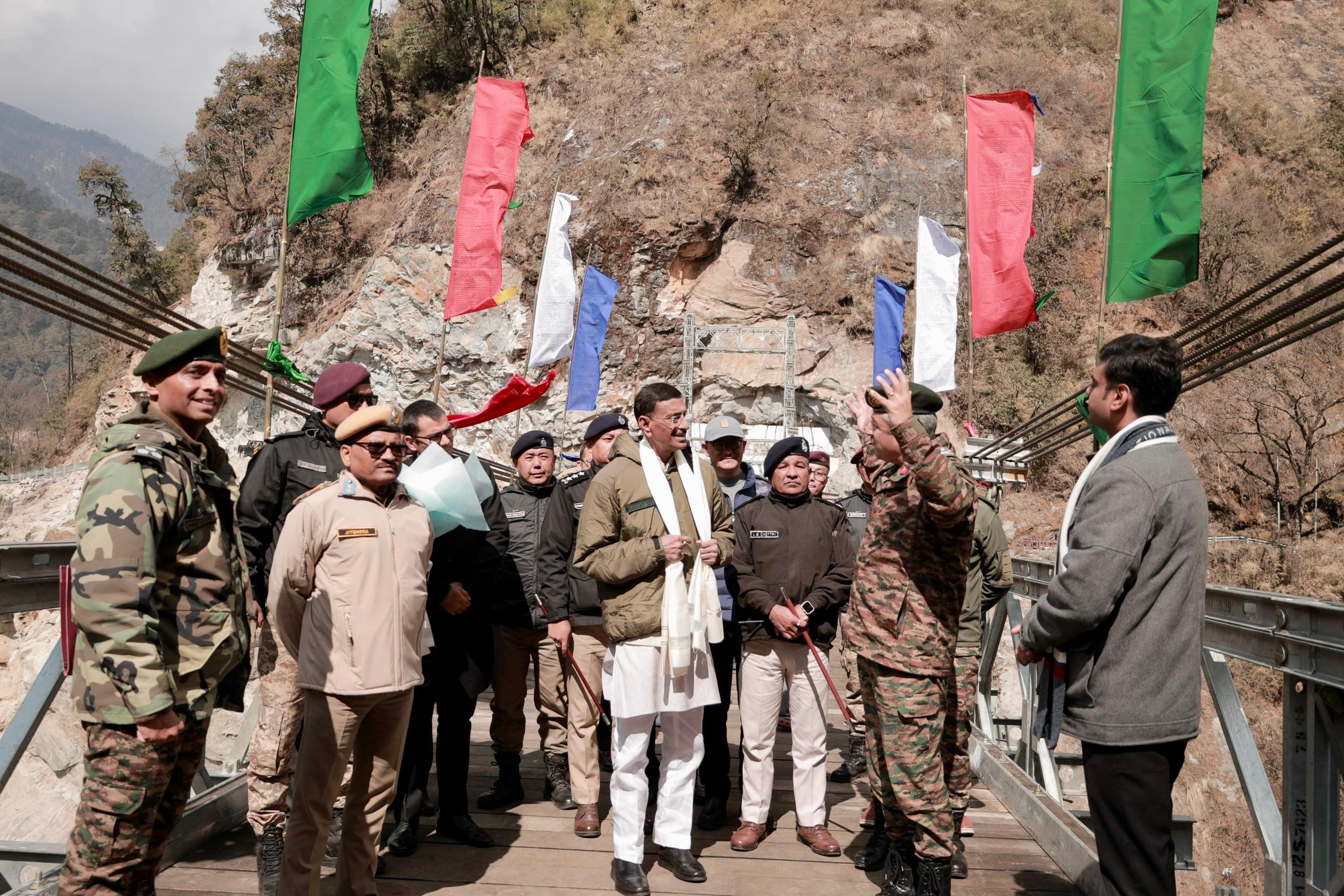 Defence MoS inaugurates Chungthang-Lachen Axis, bailey bridge in Sikkim