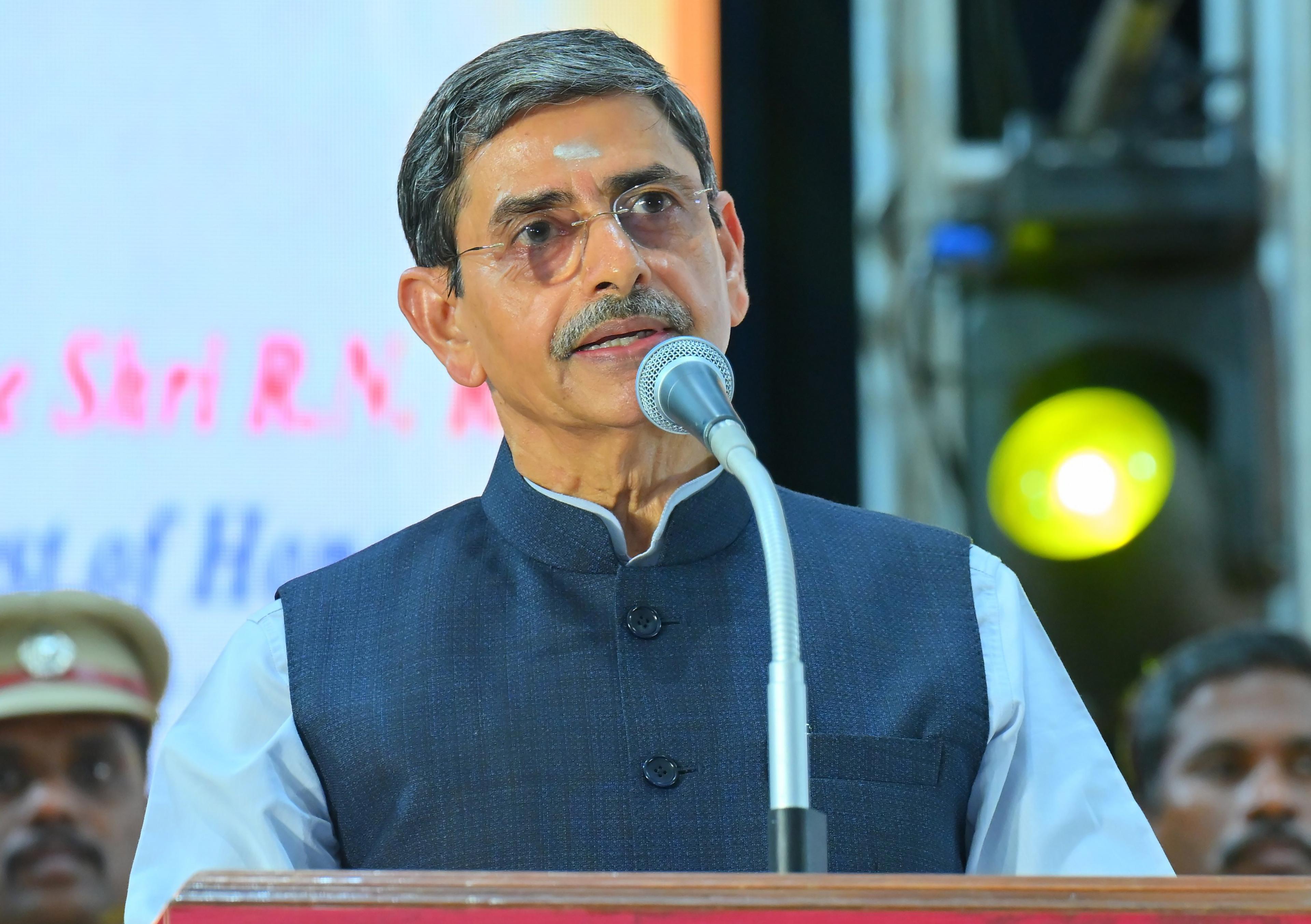 Guv Ravi, political leaders extend Diwali greetings to people of TN