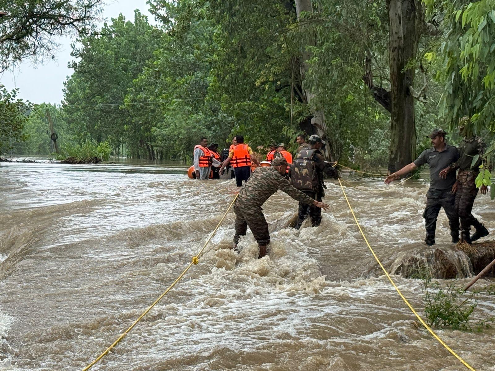 Mobile, internet services disruption continues in J&K as rain damages optical fibres