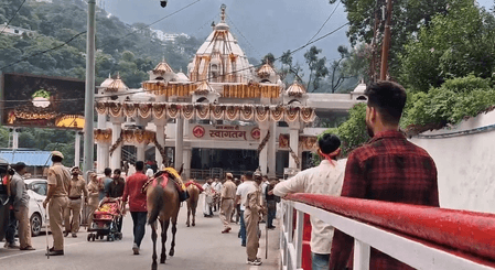 Hotel, restaurant & shop owners in J&K's Reasi asked to furnish employees details