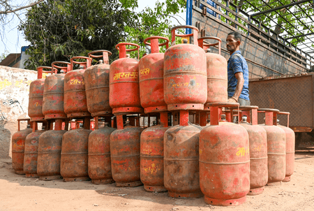 Roadside eateries in Kolkata hit by commercial LPG shortage amid West Asia tensions
