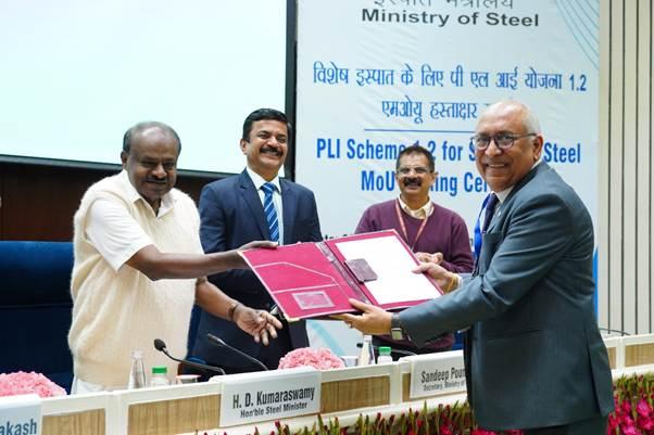 Govt signs MoUs for 85 speciality steel projects with investment of Rs 11,887 crore