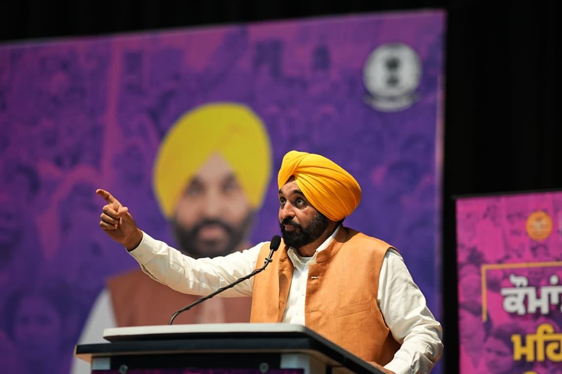 Punjab CM lays stone of rural link road in Khemkaran 