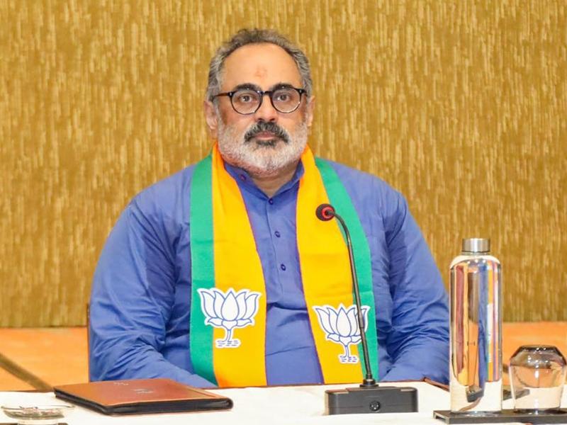 BJP leaders meet Kerala Guv, demand probe into Sabarimala gold heist by external body