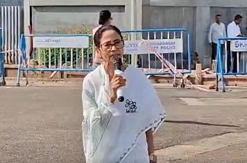 LPG produced in Bengal should not go outside: Mamata Banerjee