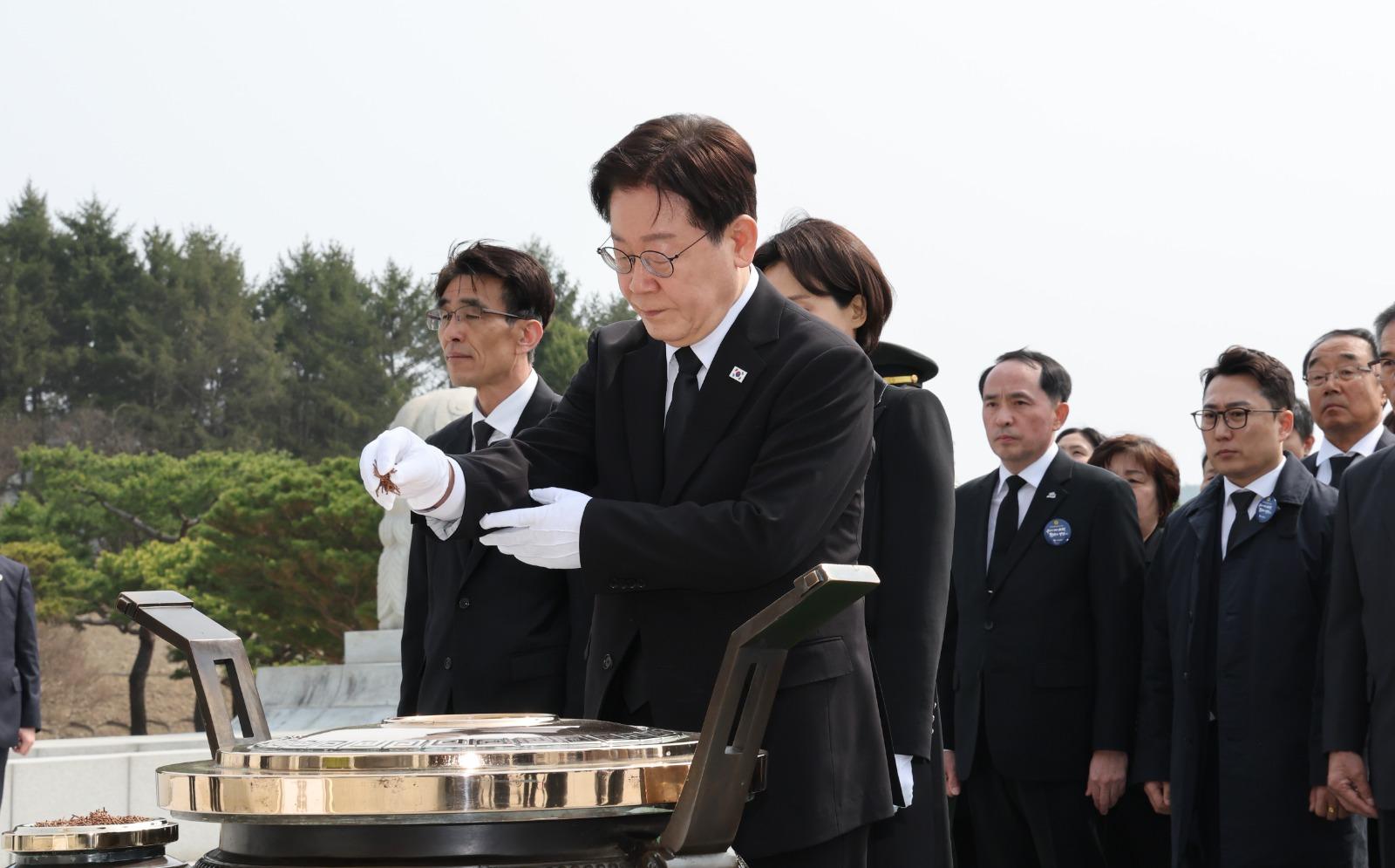 South Korea: Lee honour fallen troops in Yellow Sea, vows to build peace with strong defence capabilities