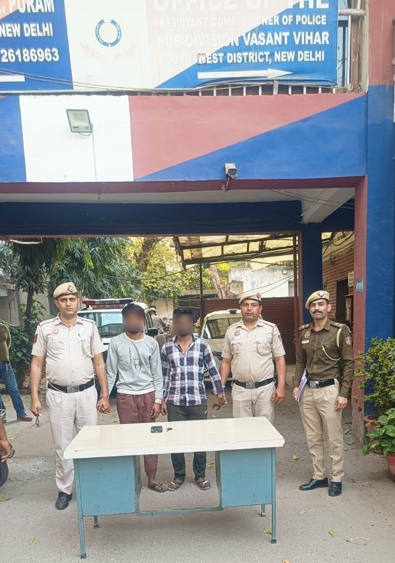 Juvenile among three held within minutes by Delhi Police in robbery case