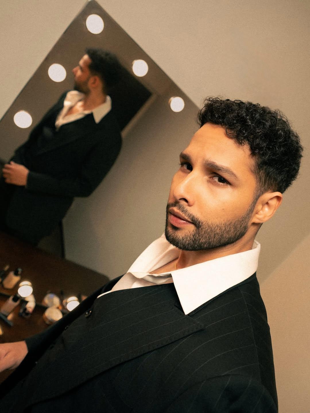 Siddhant Chaturvedi recalls fond childhood stage memories as he performs at 24th Zee Cine Awards