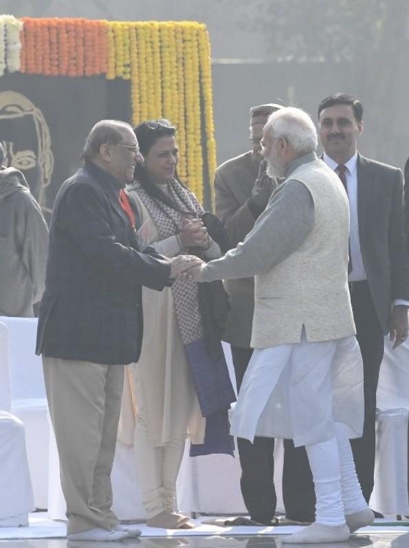 'Outstanding leader', PM Modi expresses grief over demise of Vijay Kumar Malhotra
