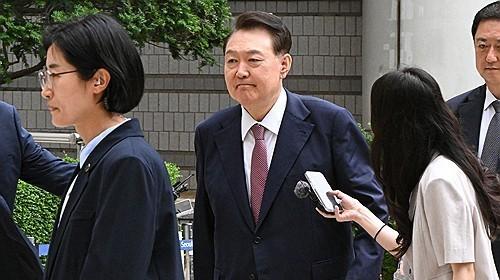 South Korea: Police vow zero-tolerance for violence on day of arrest warrant hearing for ex-Prez