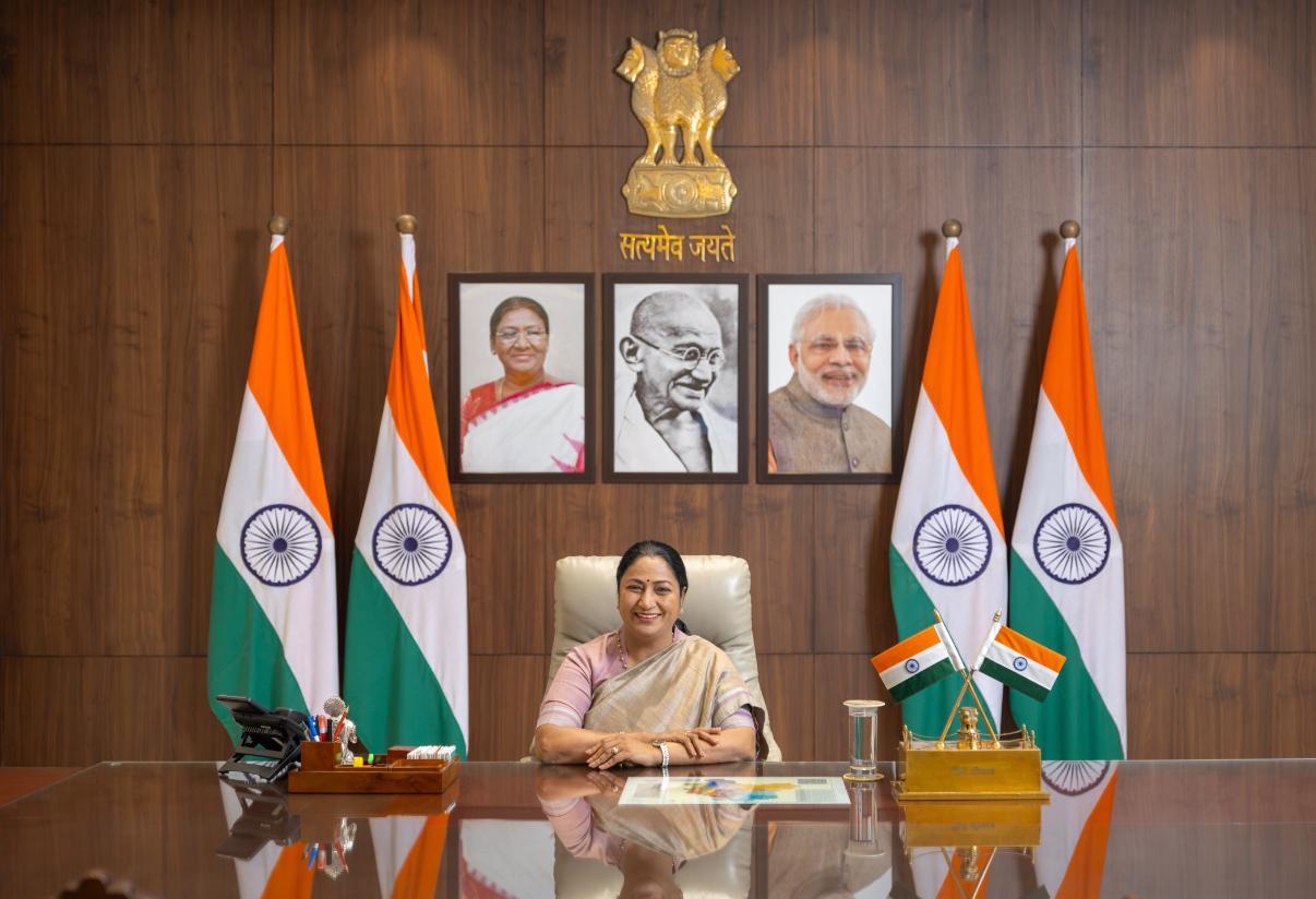 Delhi CM announces Rs 25,000 reward for persons saving road accident victims