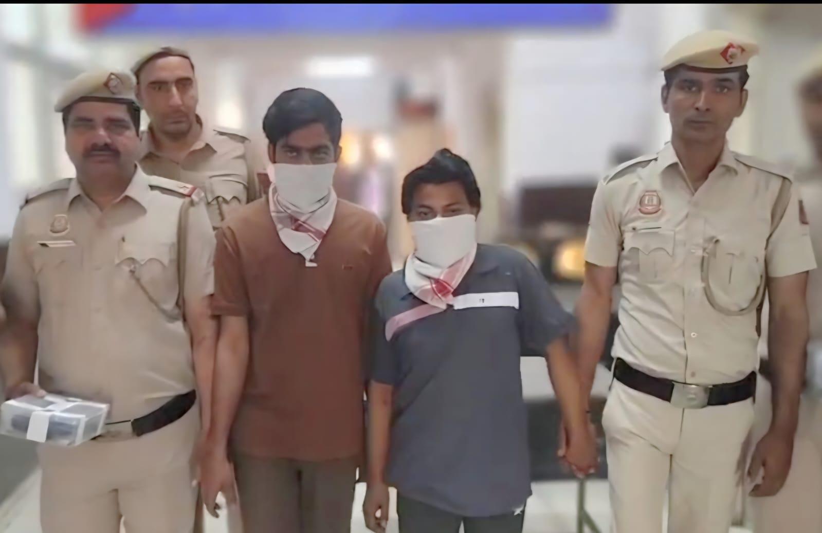 Delhi: Two arms suppliers arrested, three pistols, 25 cartridges seized